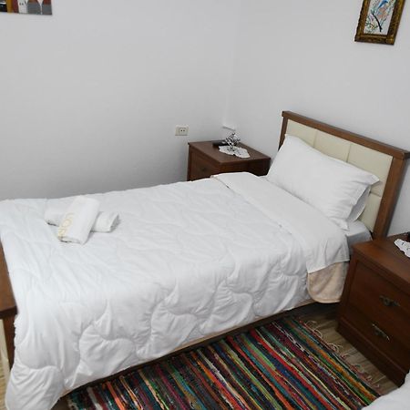 Guest House Luli Berat Exterior photo