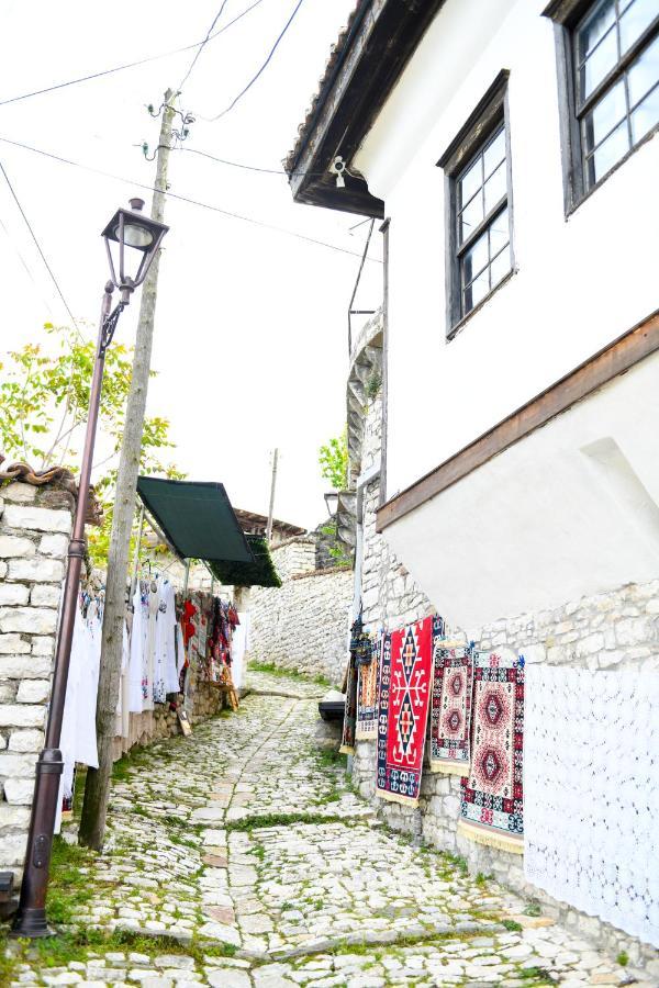 Guest House Luli Berat Exterior photo