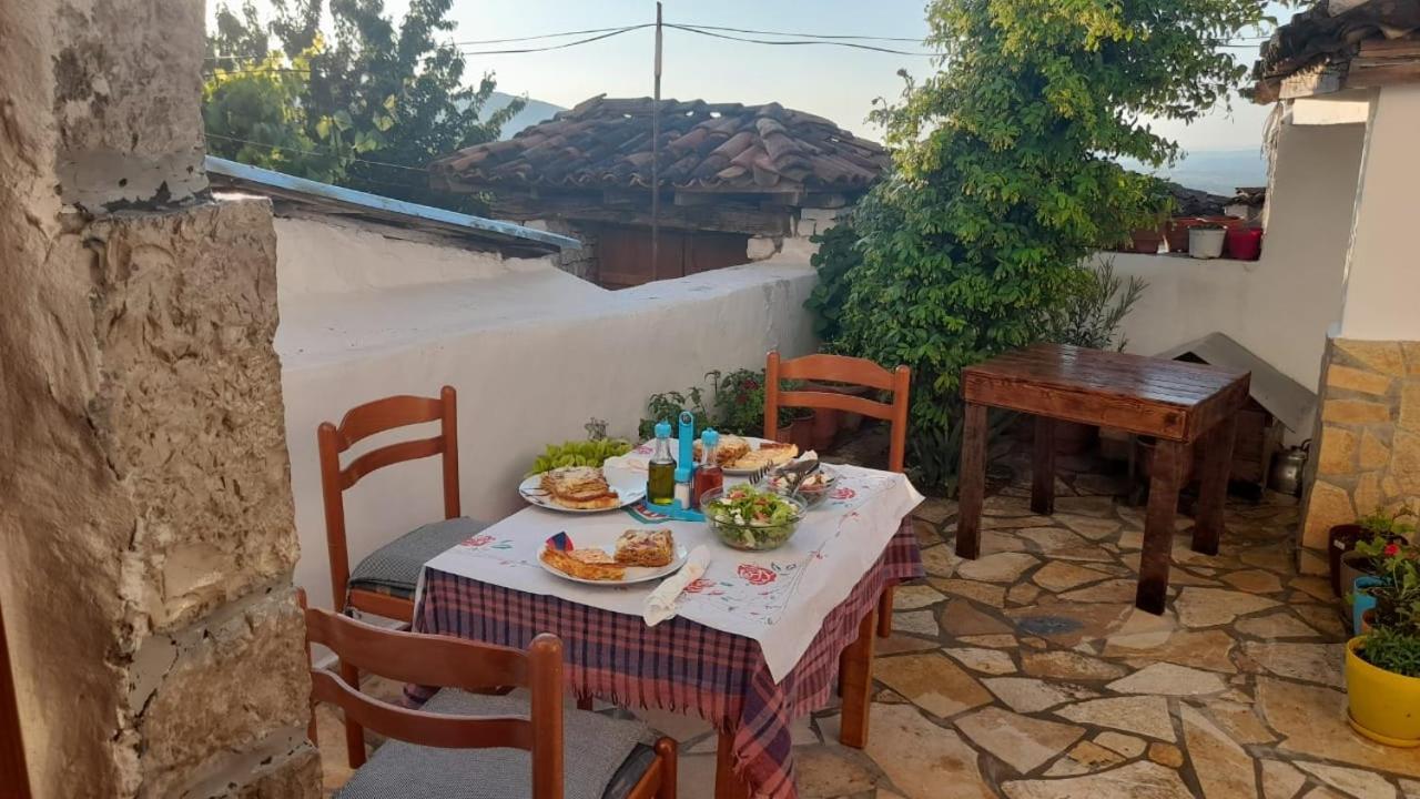 Guest House Luli Berat Exterior photo