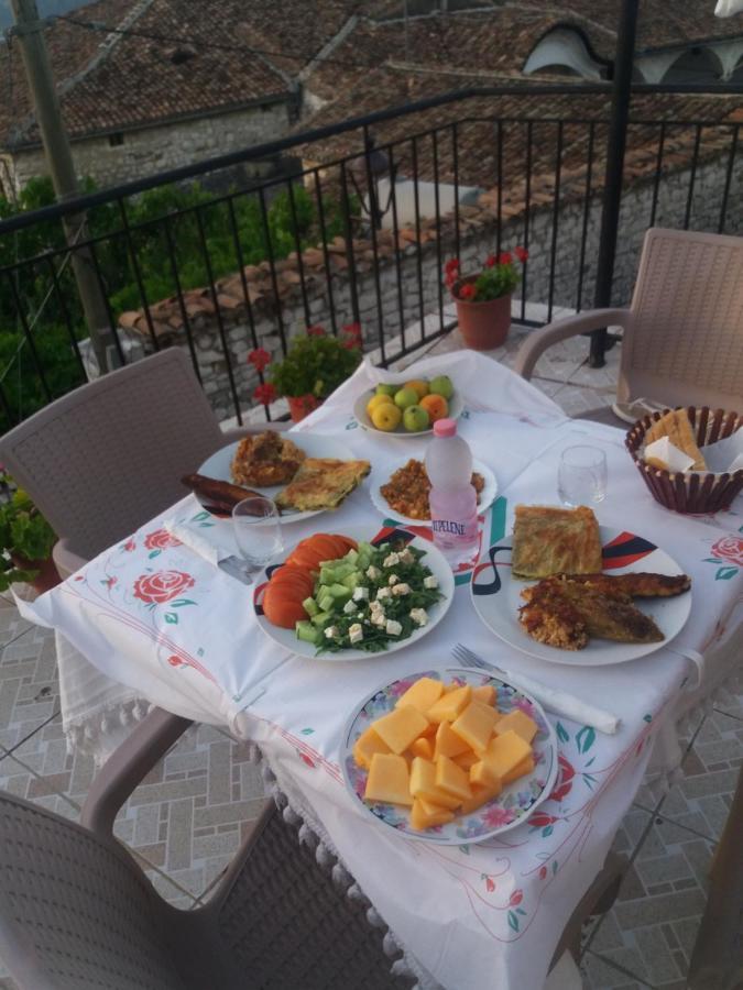 Guest House Luli Berat Exterior photo